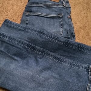 American Eagle Outfitters Relaxed Fit Jeans - Blue. 28x32